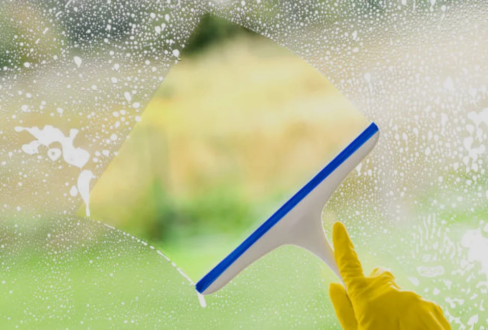 How To Clean Windows Without Streaks